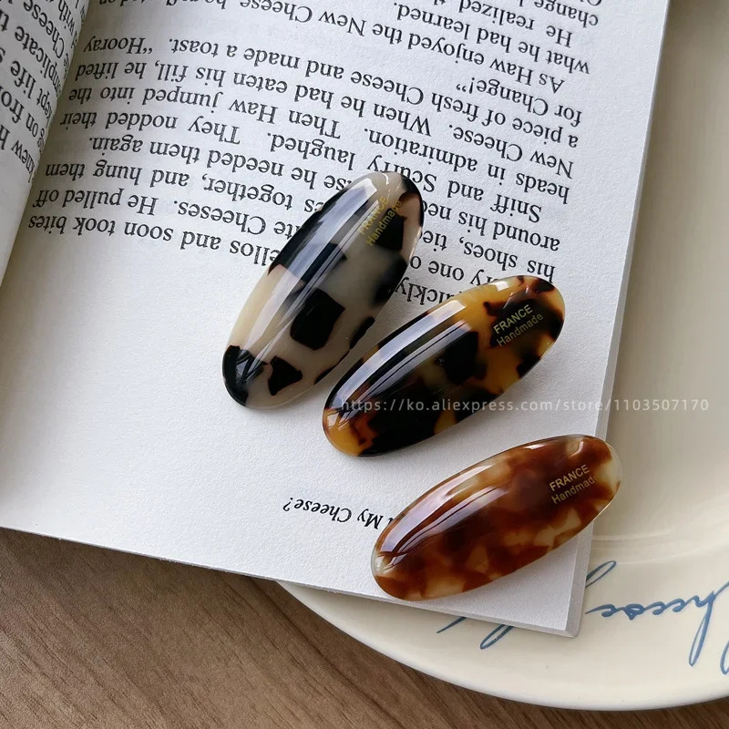 Fever bloggers same elliptical small hair clip Korean French side clip retro bangs clip duckbill clip cute temperament 250812