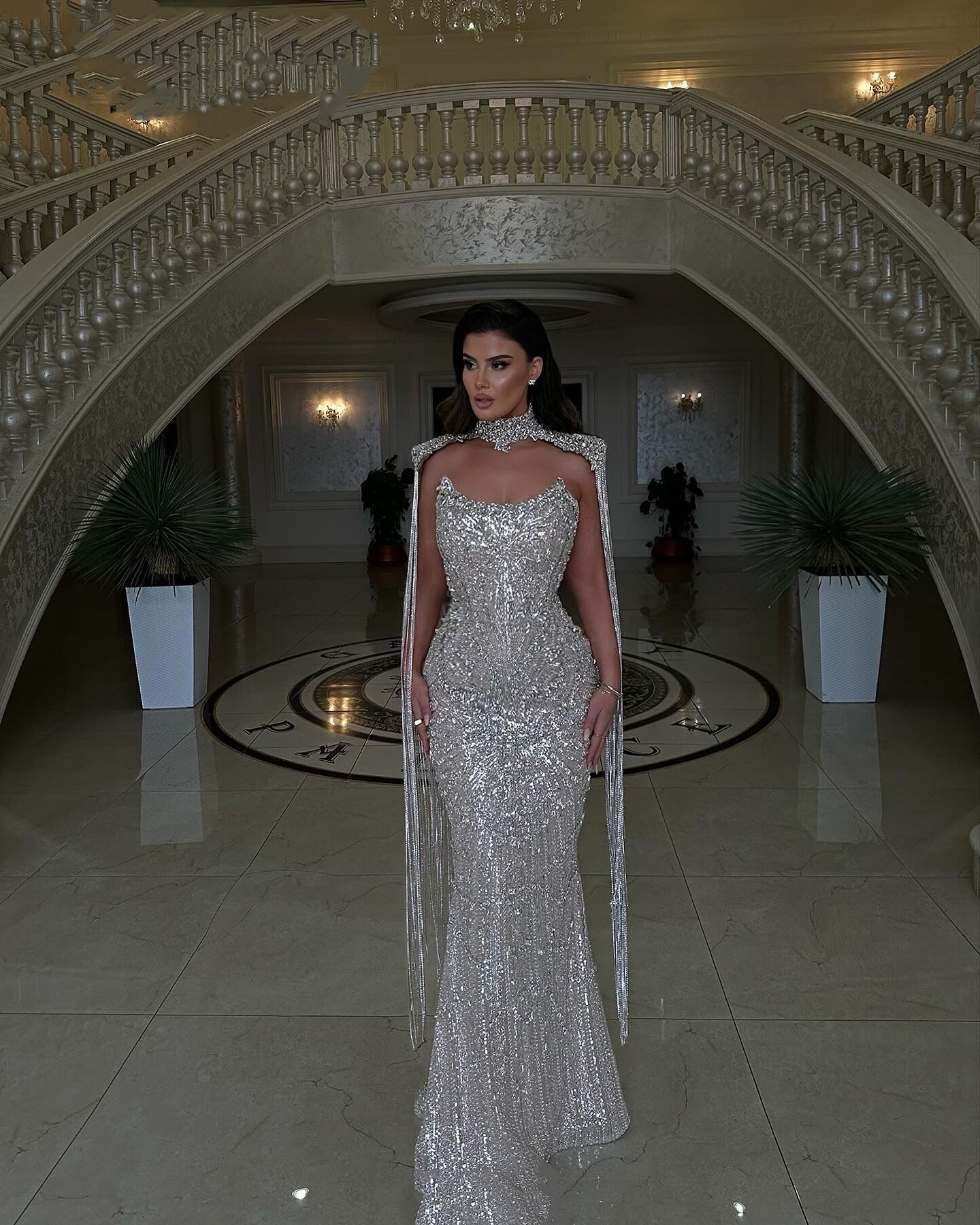 Glitter Silver Mermaid Wedding Dress Dubai Long Cape Crystal Beading Bridal Gowns Robe de mariee Customized