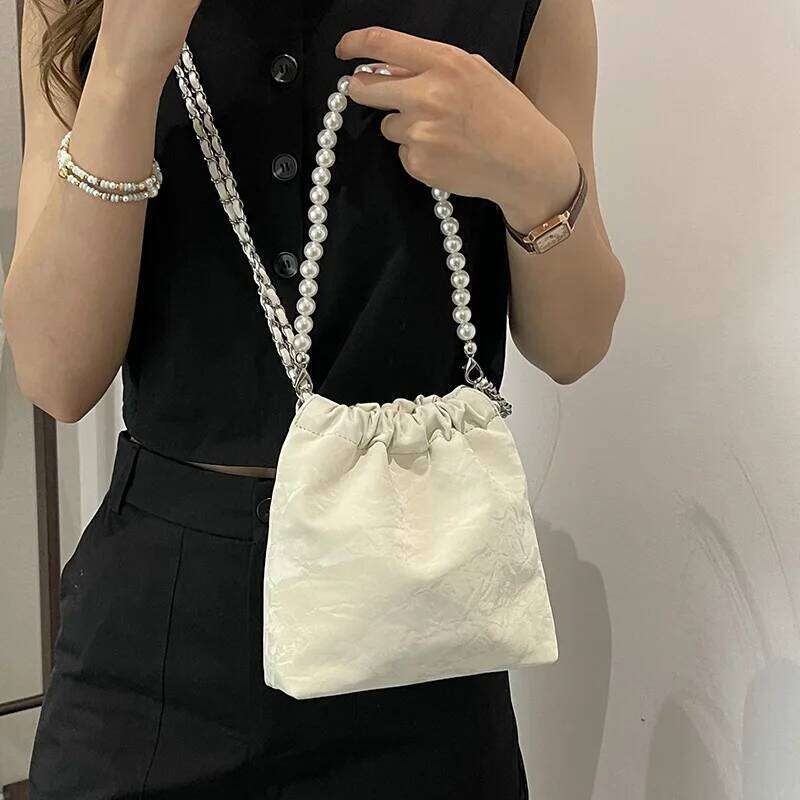 Hot Selling New Minimalist Pearl Handheld Wrinkle-Texture Phone Bag Versatile Commuter Simple Chain Crossbody Designer Bags