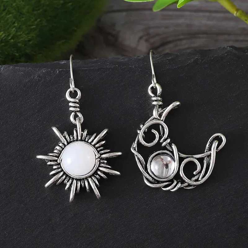 Artificial Moonstone Antique Earrings Sun and Moon Asymmetric Earrings Cabochon Vintage Boho Moon Jewelry for Lady Girls Gift Y250812