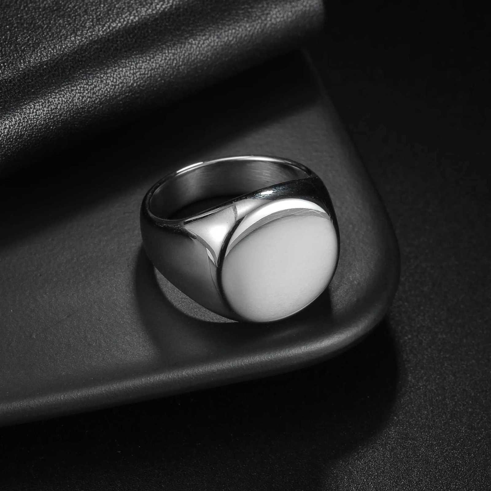 316L Stainless Steel Round Signet Ring For Men 2025 New Simple Male Finger Jewelry Accessories W250812
