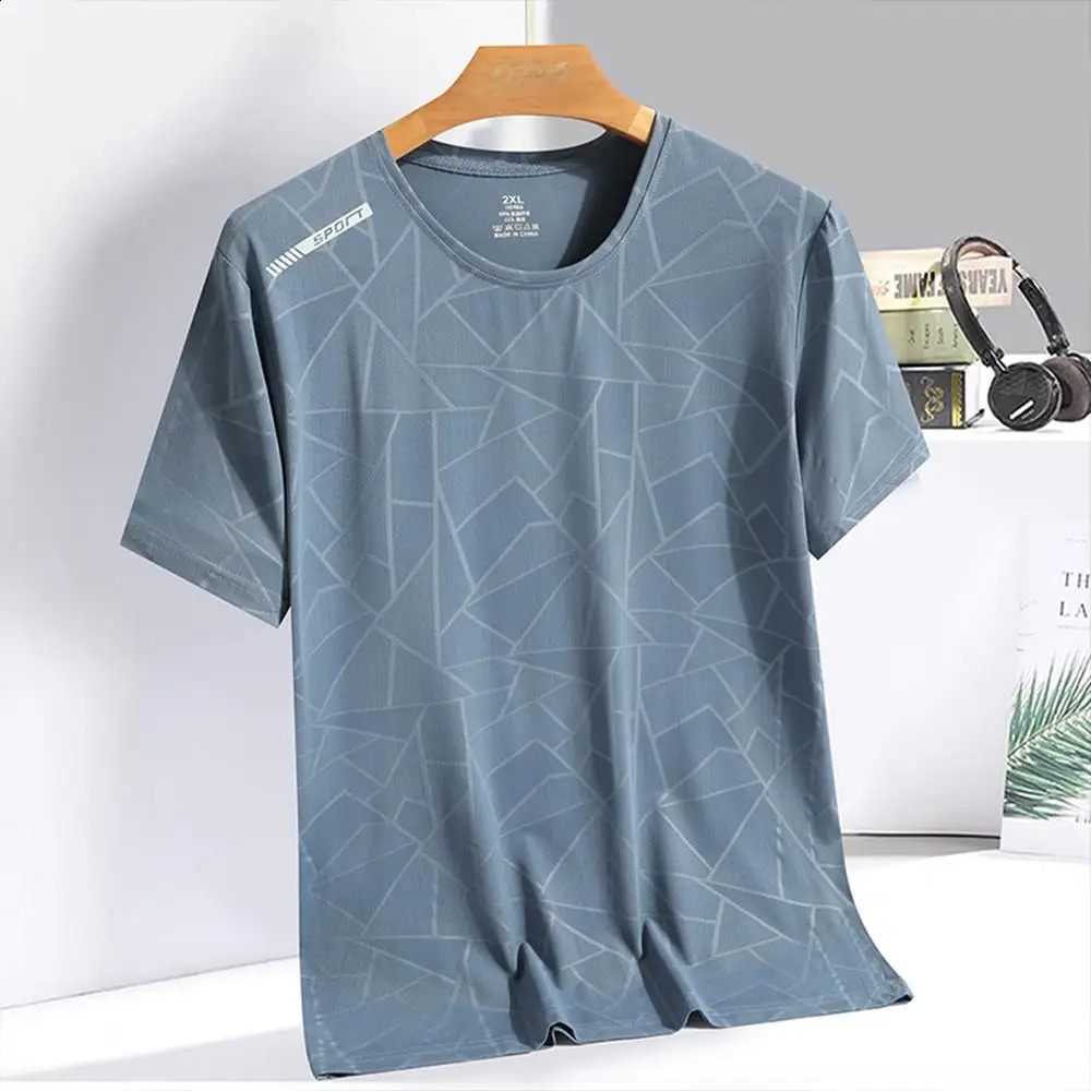 Mens T Shirt Camouflage Printed Running Sports Short Sleeved Round Neck Tees Thin Breathable Quick Drying Simple Fitness Sports 250811