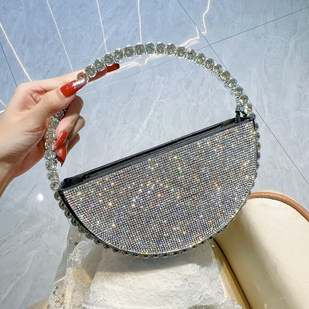 New round diamond inlaid trend handbag social rhinestone evening bag designer bag French dress evening bag slanted evening bag