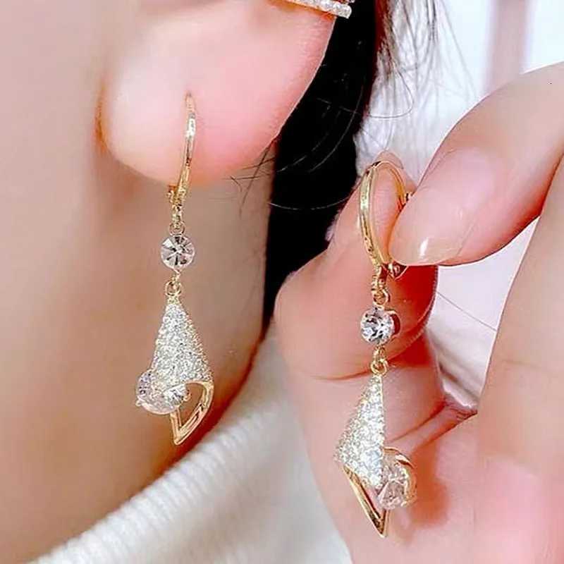 New Three-dimensional Full Rhinestone Golden Earrings Womens Luxury Personality Fashion Earrings Wedding Jewelry Birthday Gifts Y250812