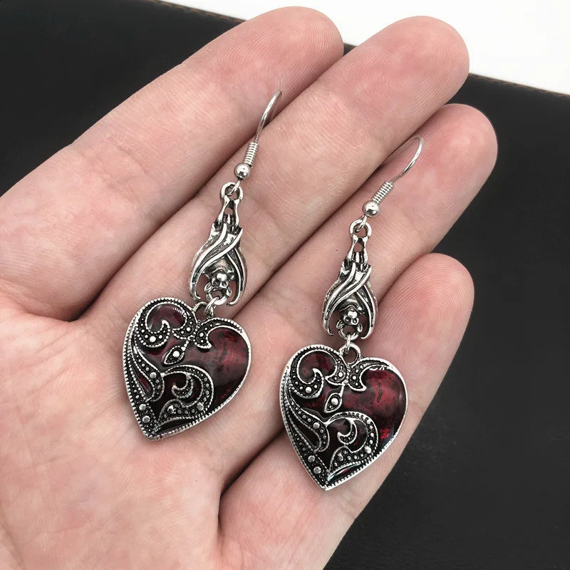 Gothic Mysterious Earrings Jewelry Blood Rose Heart-shaped Angel Pendant Earrings Ladies Retro Earrings 250812