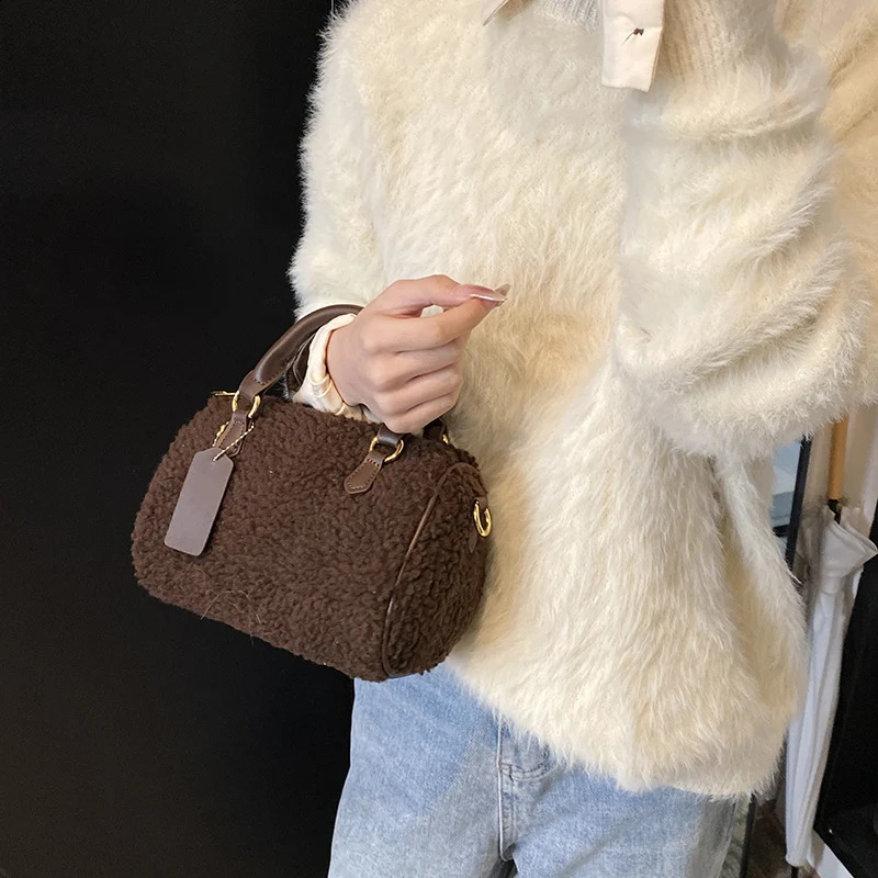 Beige Faux Fur Handbag Winter Women Bag Warm Fluffy Lamb Woolen Shoulder Bag Lady Versatile Small Crossbody Handbag Coffee 250809