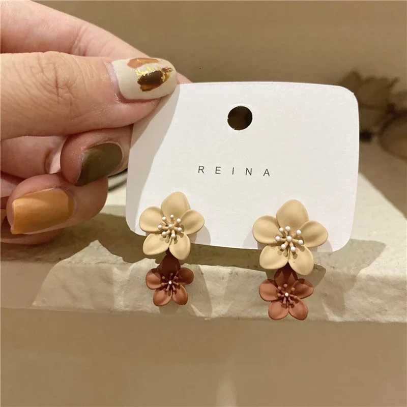 2024 Fashion Jewelry Brown Two Color Flower Drop Dangle Earrings for Women Wedding Party Girl Elegant Jewelry Accessories Y250812