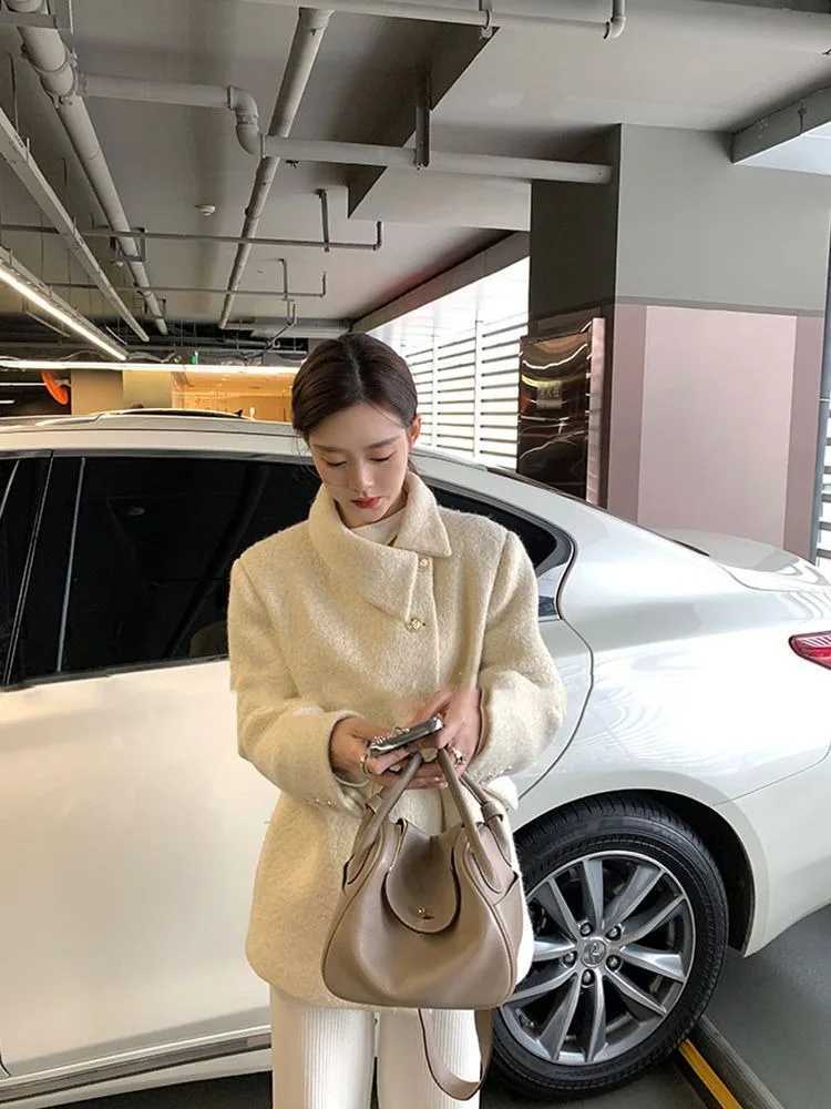 Small Fragrant Short Jackets Female Autumn Winter Korean Chic Niche Temperament Strap Women Tops Slim Woolen Coat Z250813