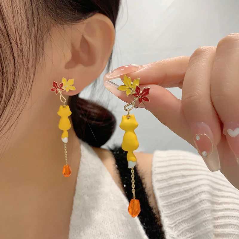 Chinese Style Cloud Crane Dangle Earrings For Women Asymmetric Long Tassel Cute Rabbit Flower Cartoon Earring Party Jewelry Gift Y250812