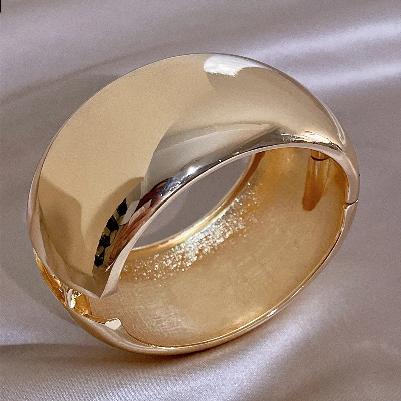 Punk Fashion Large Size Metal Wide Open Bangles for Women Statement Smooth Alloy Cuff Bangle Bracelets Jewelry Femme Accessories 250812