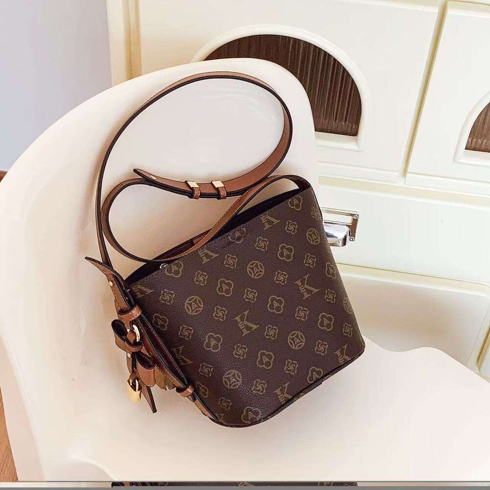 Gutiko White Three-Color Textured Bucket Fashion Handbag for Women 2025 New Large Capacity Crossbody Bag Trendy