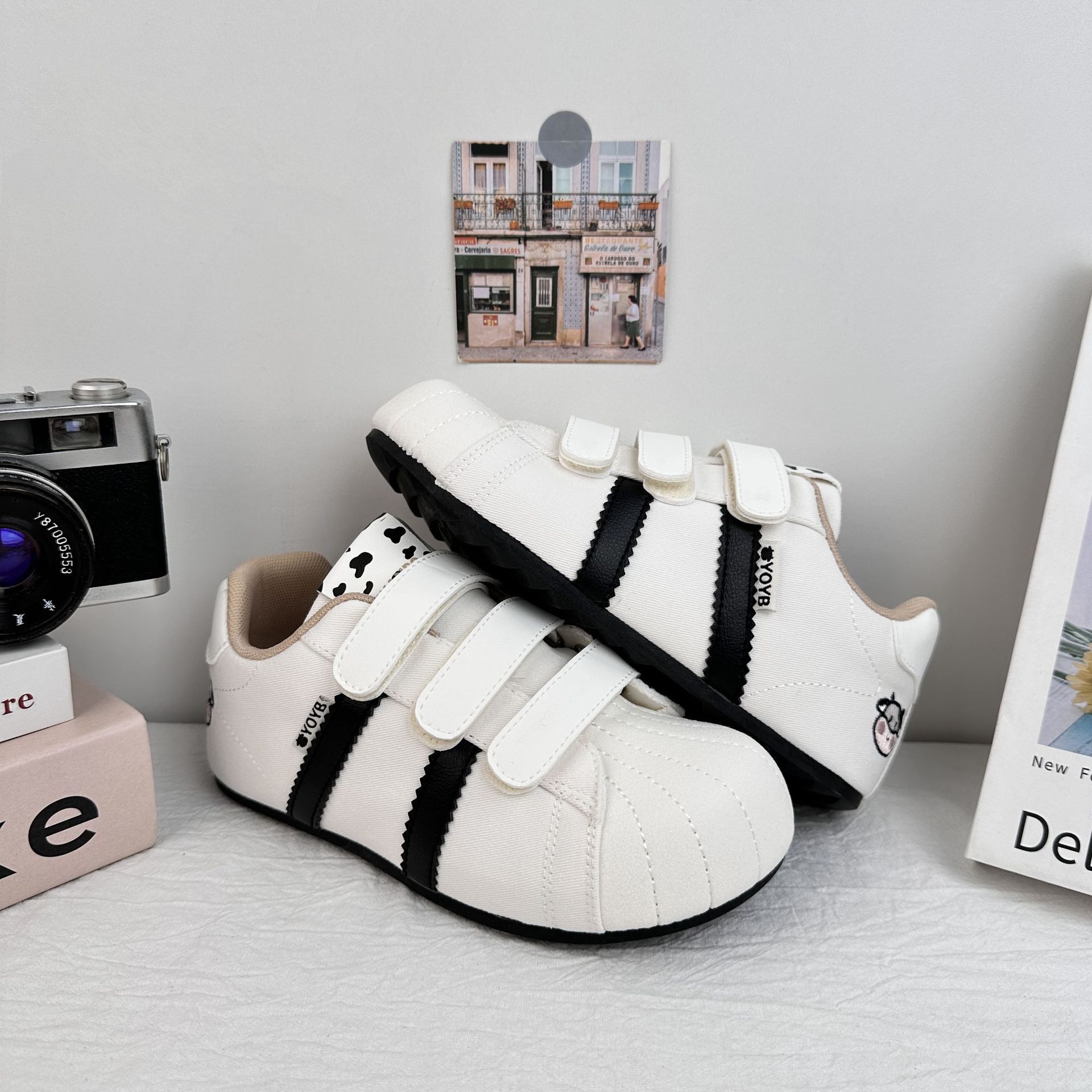 Women's Cartoon Canvas Shoes New Summer 2025 Model Flat Shoes With Delicate Embroidery