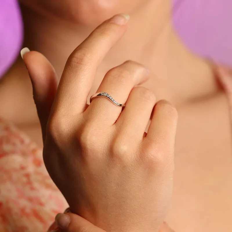 925 Sterling Silver Wavy Curve Statement Finger Ring for Women Fashion Simple Chic Hip-hop Couple Layered Jewelry Gift W250812