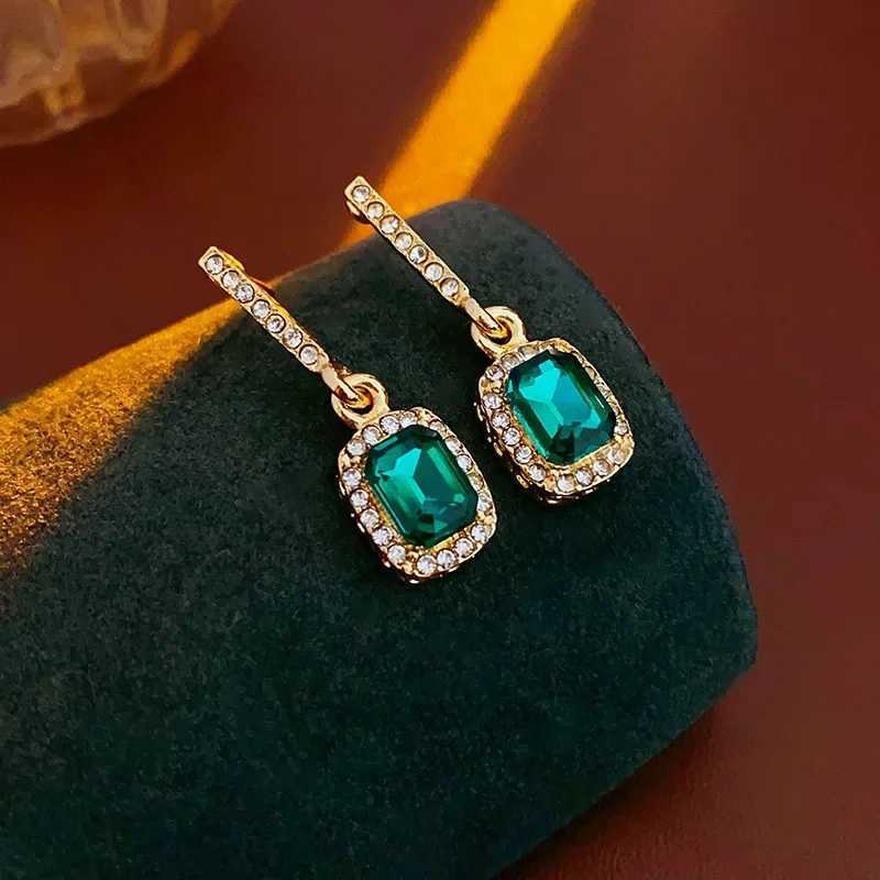 Green Color CZ Crystal Square Dangle Earring for Women Personality Simple Ear Jewelry Christmas Gift Y250812