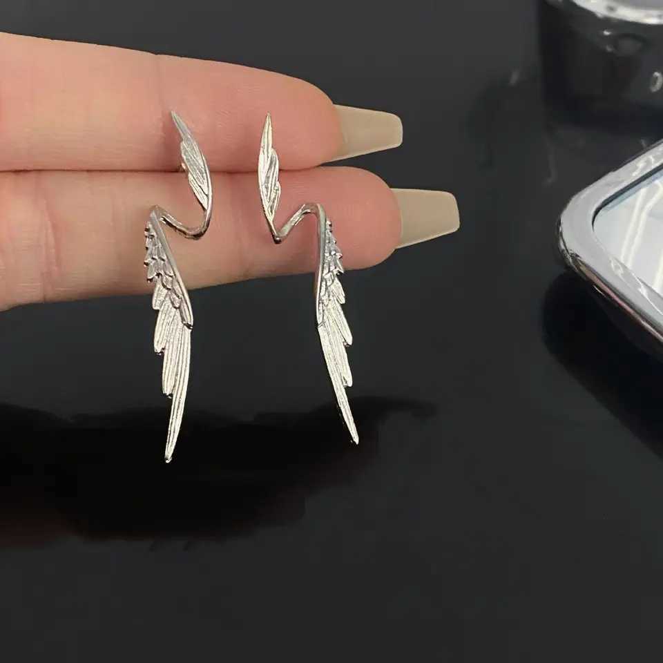 Vintage Alloy Ear Clips Wings Shape Elegant Ear Accessories Silver Color Korean Style Dangle Earrings Daily Wear Y250812