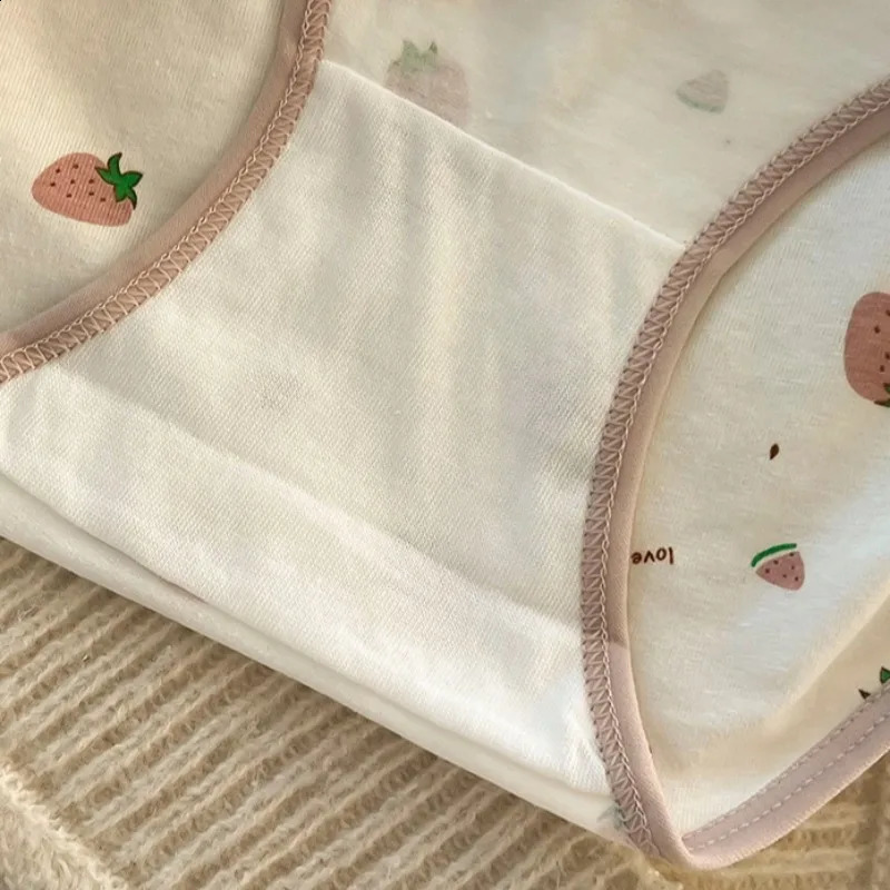 5PCS Kids Girls Cotton Soft Antibacterial Briefs Baby Cute Strawberry Print Panties 2y Young Children Thin Breathable Underwear 250812