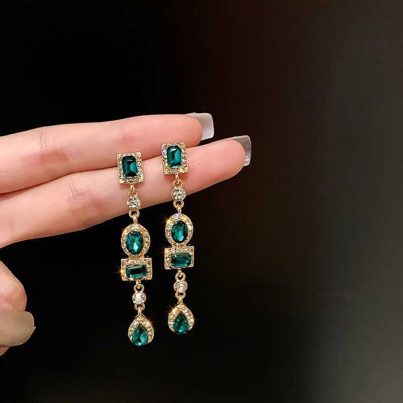 2023 New Fashion Trend Unique Design Delicate Elegant Green Zircon Tassel Earrings Women High Jewelry Wedding Party Gifts Y250812