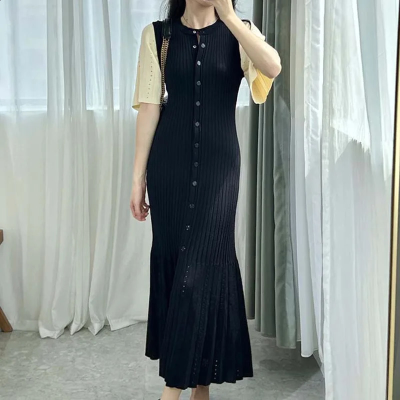 Summer Spring French Elegant Fragrance High-end Slimming Knitted Mermaid Dress Hollow Slimming Fish Tail Knit Dress 250806