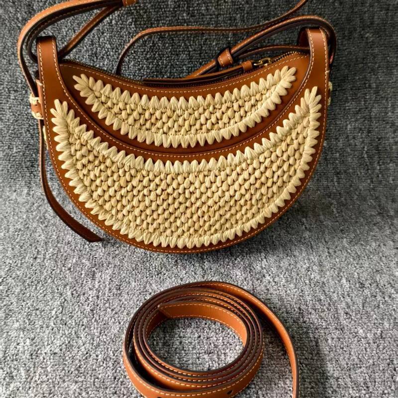 Hot Y2k Moon French Niche Design Single Premium Shoulder Crescent Handbag Women's Crossbody Saddle Bag high-quality