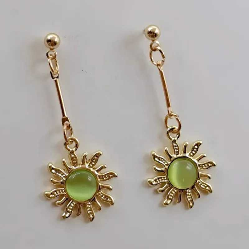 individuality Traditional Golden Gem Sun Earrings Summer Celestial Charm Earrings Gifts for her Womens fashion jewelry Y250812