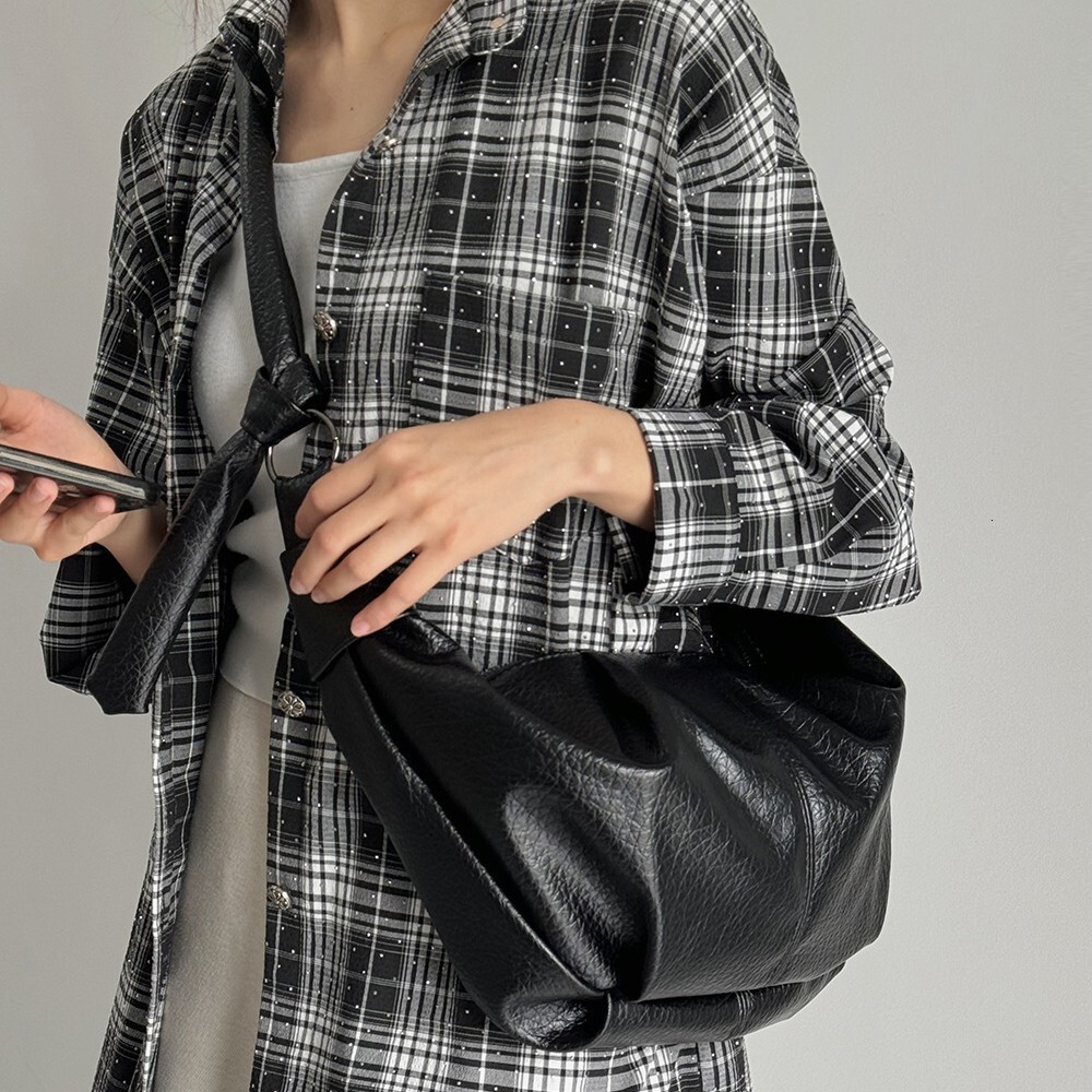 2025 Korean Large Capacity Soft Leather Wrinkled Lazy Style Casual Versatile Single Shoulder Crossbody Dumpling Bag ddmymarket