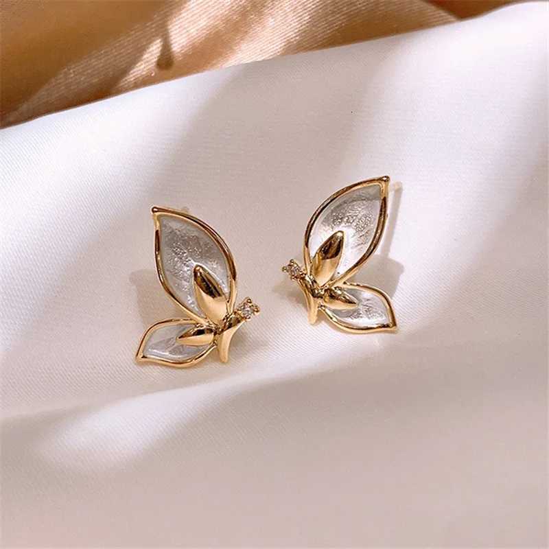 White Color Butterfly Crystal Stud Earring for Women Korean Design Temperament Sweet Jewelry Christmas Girlfriend Gift Y250812