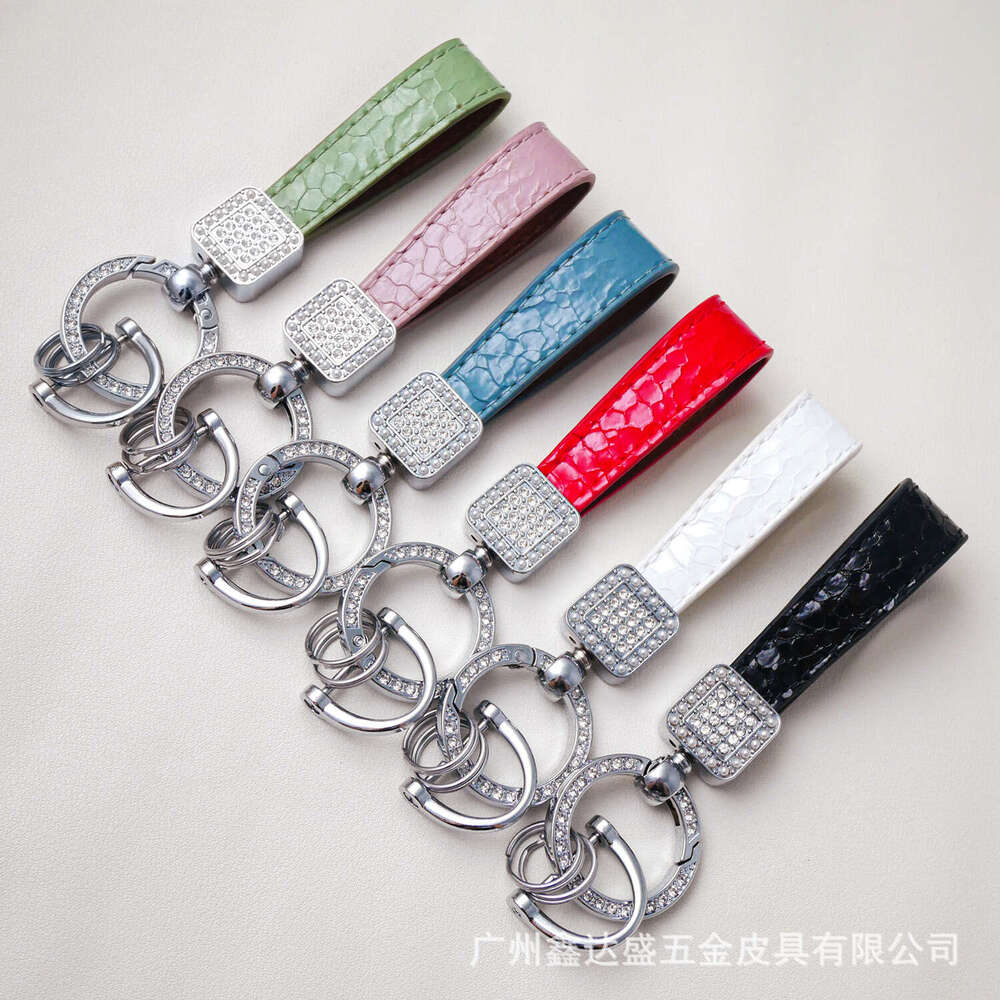 Fashionable Textured Car Keychain Women's Accessories Light Simple Key with Dia Inlaid Spring Ring Small Gift