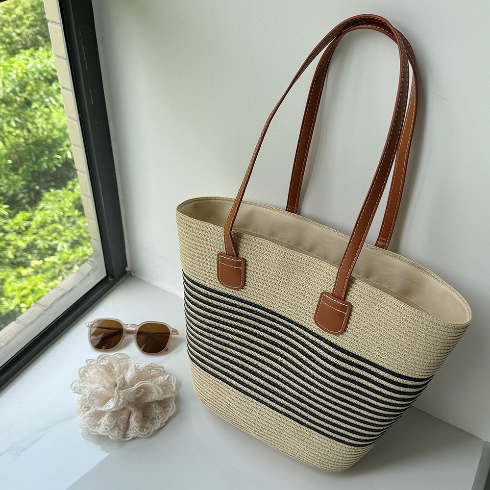 Pastoral Style INS Straw for Women Summer Hollow Design Large Capacity Fashion Versatile Beach French Tote Bag ddmymarket