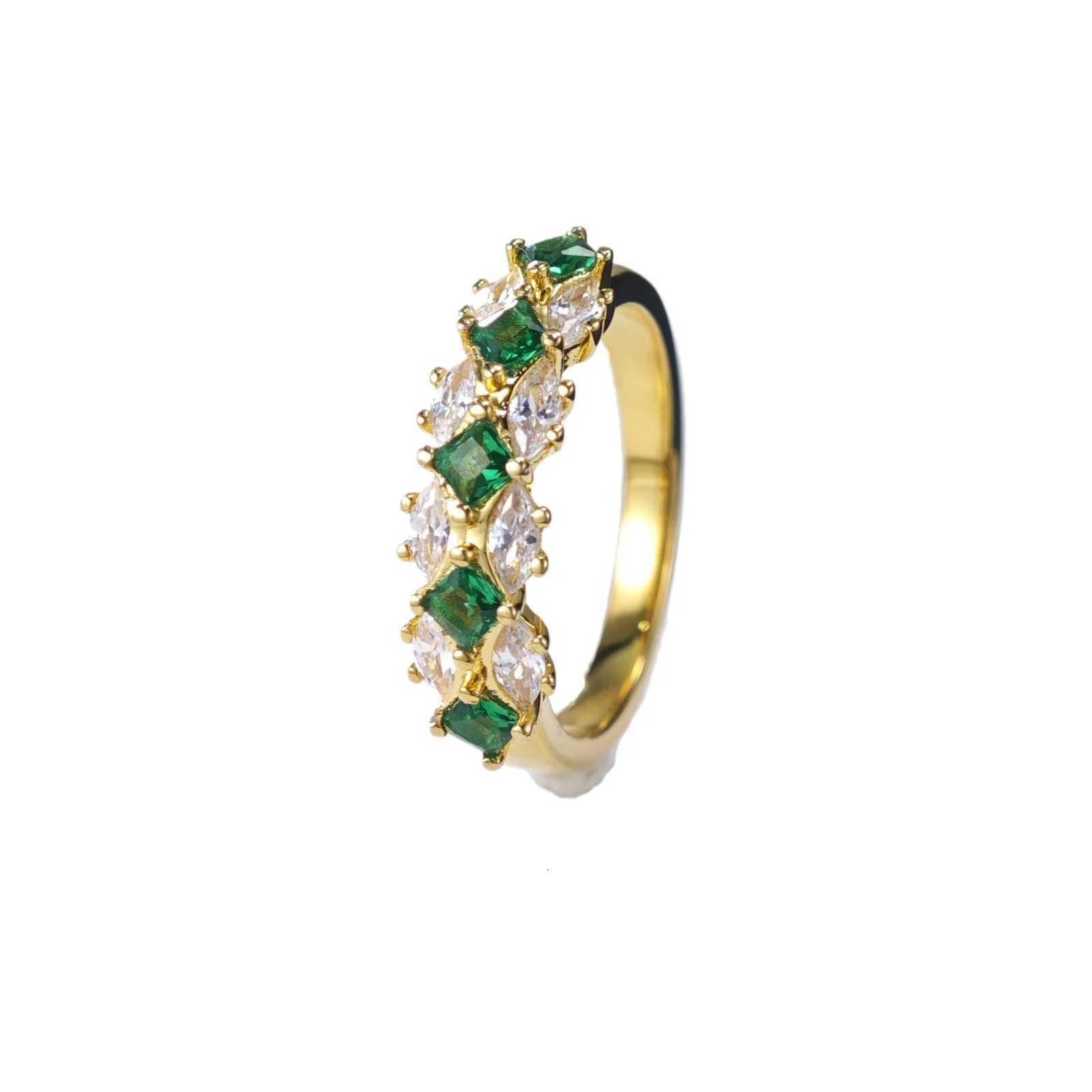 Luxury 100% Real 18k Gold Womens Vintage Emerald Rings Moissanite Diamond Ring W250812