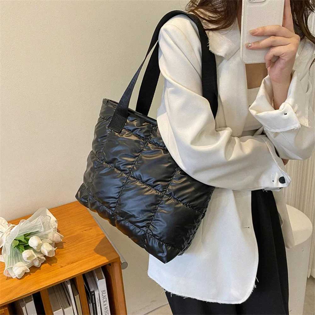 Fashion Tote Handbags for Women Black Large Capacity Soft Rhombus Bags Vinatge Quilted Shoulder Bag Purse for Travel Shopping Z250813