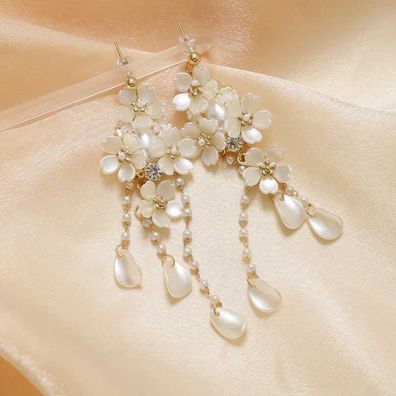 Rhinestone Pearl Tassel Earrings for Women French Romantic Flower Drop Earring Commute Exquisite Charms Jewelry Y250812