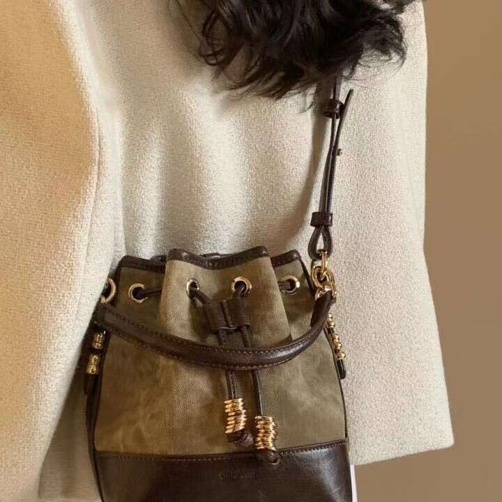 Bucket for Women Oil Painting Exhibition 2025 New High-end Drawstring Versatile Tote Shoulder Crossbody Bag