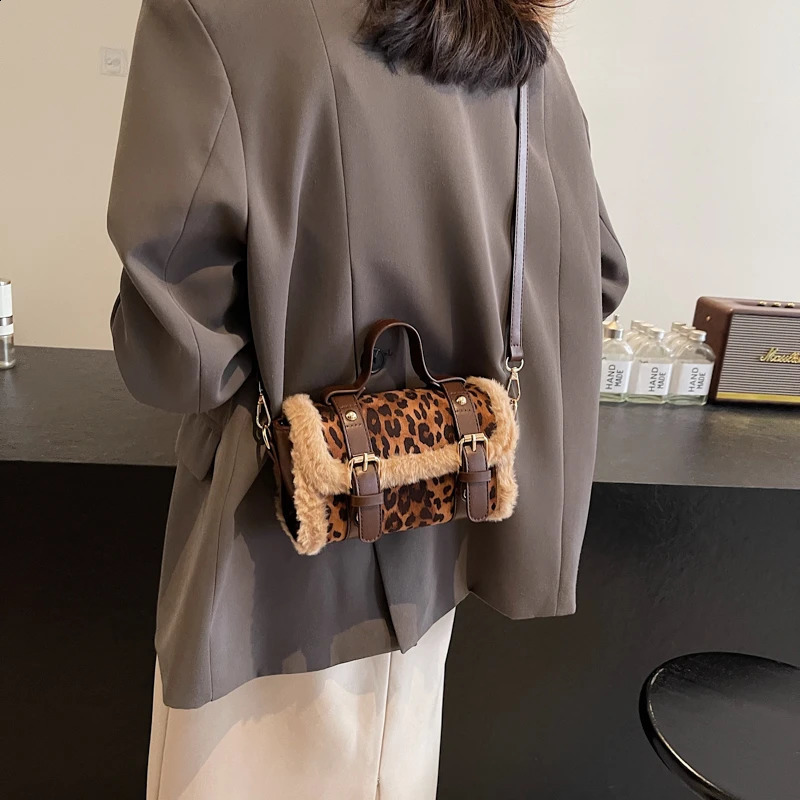 Small Square Bag Womens Shoulder Bag Leopard Printing Pu Leather Flap Messenger Bag Winter Faux Fur Handbag Brown 250809