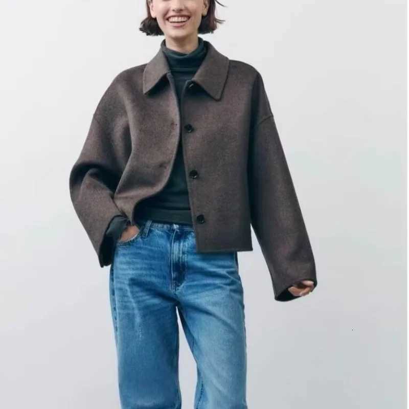 Autumn New Fashion Versatile Simple Lapel Woolen Jacket for Women Z250813