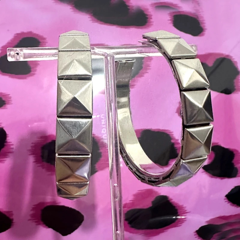 Punk Jewelry Silver 3D Geometric Earrings for Women Fashion Y2K Earrings Gothic Accessories Grunge Korean Charm Earrings 250812