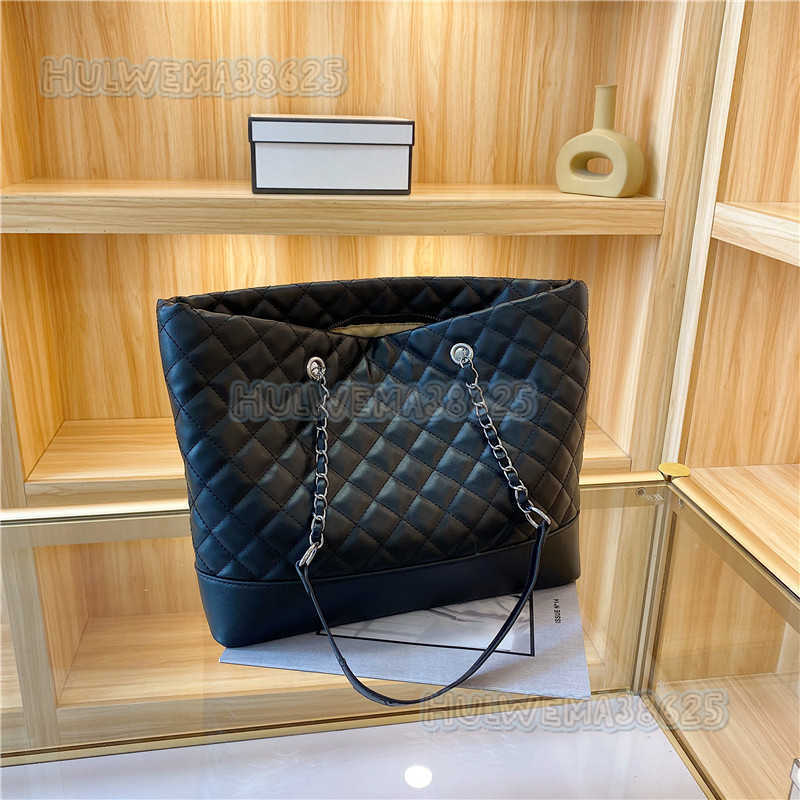 Large Capacity Quilted Bag for Women Summer 2025 New Versatile Fashion Chain Shoulder Bag Handheld Shopping Bag Tote Bag H250813