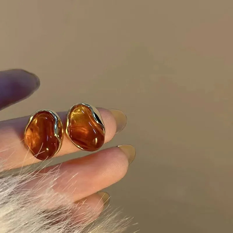 Maillard French Amber Color Irregular Geometric Stones Stud Earrings for Women Simple Unique Girl Jewelry Christmas Gift 250812