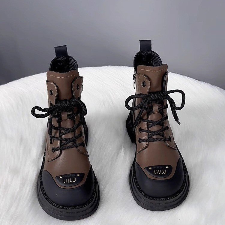 Soft leather thick soled Martin boots female autumn and winter new style 100 tie belt high fashion vintage short boots 2025s hot