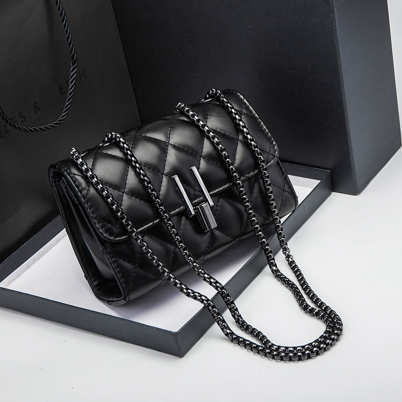 Free Shipping 2025 New Women's Designer Minimalist Style Handbag High-end Banquet Bag Fashionable Multifunctional Crossbody Bag Shoulder Bag Smal