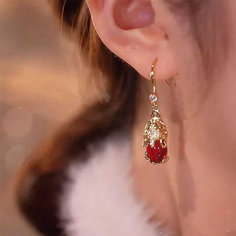 Fashicn Pixiu Retro Earrings Female Trendy Cute Animal Sense Elegant Lucky Atmospheric Red Stud Earrings Jewelry Gift Y250812