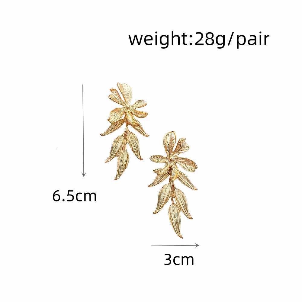 New Fashion Metal Flower Long Earring for Women Party Statement Vintage Gold-plated Leaves Tassel Earring Jewelry Y250812