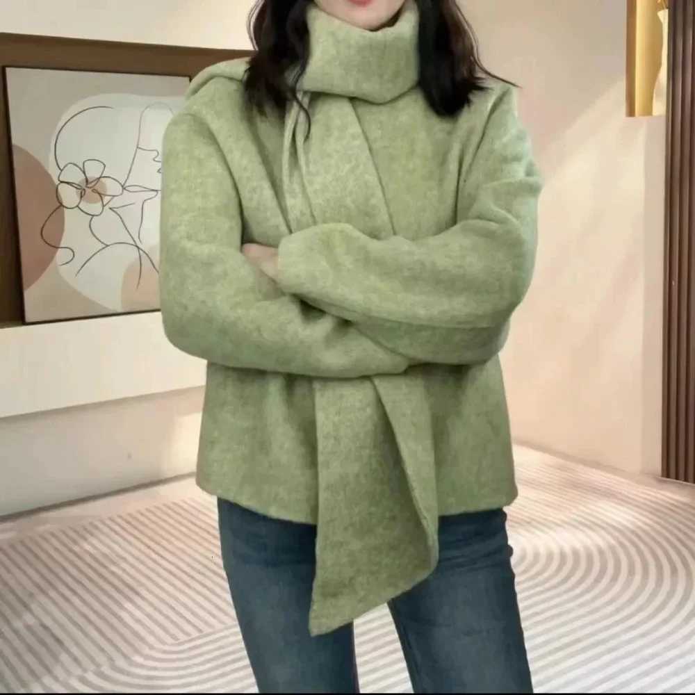 Elegant Woolen Wool Blend Coat Single Button Cashmere Lady Short Scarf Collar Woolen Jacket Women Autumn Winter Wool Coat Female Z250813