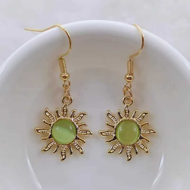 individuality Traditional Golden Gem Sun Earrings Summer Celestial Charm Earrings Gifts for her Womens fashion jewelry Y250812