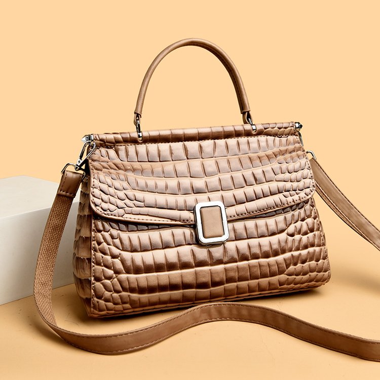 Luxury Black Crocodile Pattern Handbag with Shoulder Strap Elegant Tote for Women