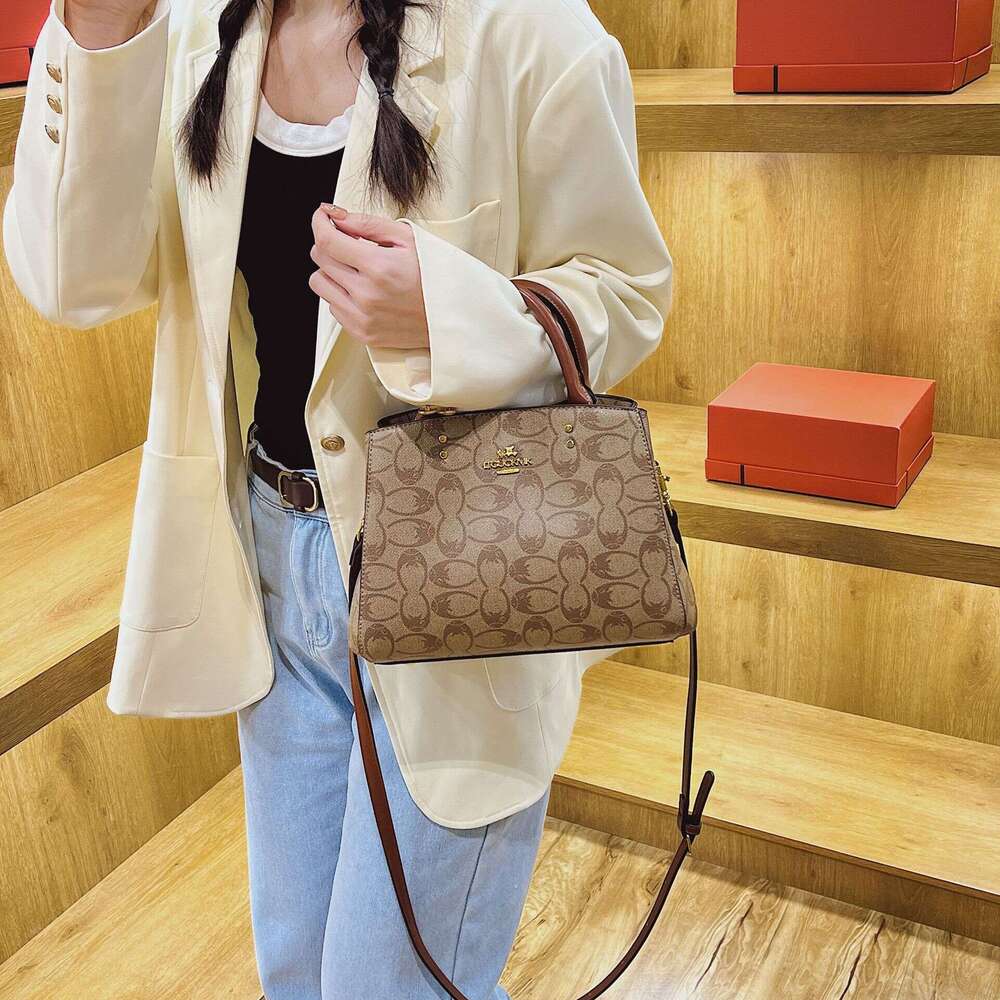 2025 Autumn/Winter New Bucket Women's Fashion Printed Handbag Versatile Large Capacity Shoulder Bag