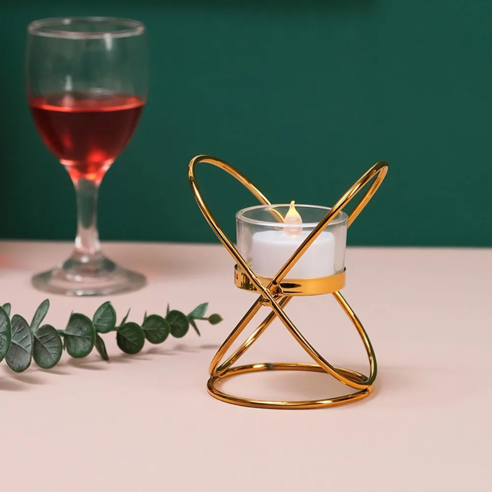 Metal Candlestick Holder Iron Candle Holders for Romantic Candlelight Dinner Props Table Decoration Retro Bedroom Ornaments 250812