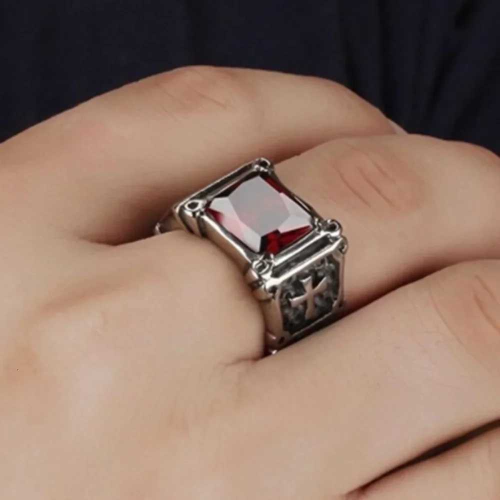 New Fashion Creative Trend Delicate Compact Red Gemstone Cross Pattern Ring Retro Mens Street Party Niche Ring Gift Jewelry W250812