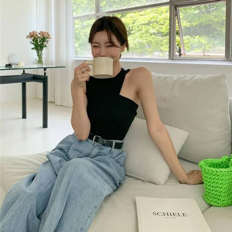 2025 Summer Fashion Leisure Hollow Solid Color O-neck Women's Minimally Trendy Sexy Appearance design Thin Short sleeved Top T-shirt Designer Top