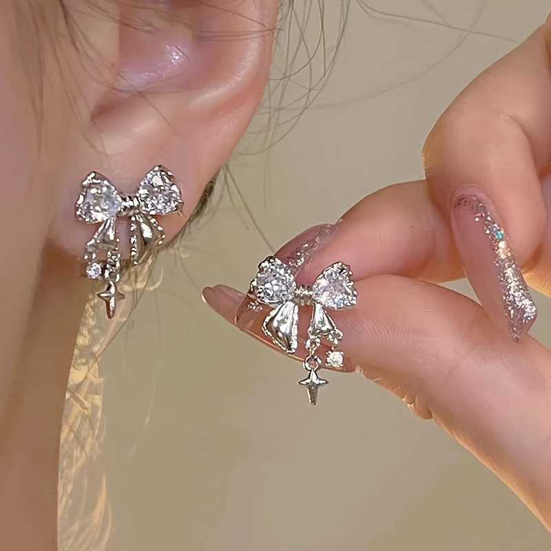 1 Pair Elegant Bow Earrings Luxurious Zirconium Alloy Daily Wear Exquisite Earrings Women Simple Fashionable Jewelry Earrings Y250812