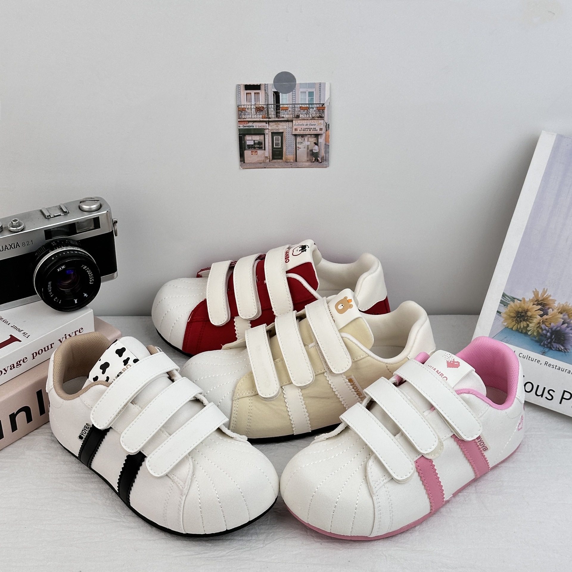 Women's Cartoon Canvas Shoes New Summer 2025 Model Flat Shoes With Delicate Embroidery